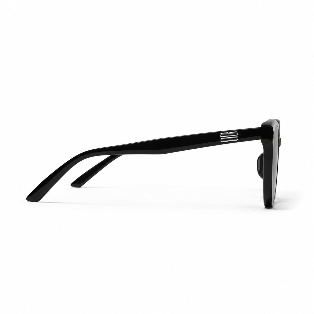 Gentle Monster By 01 Sunglasses — AI-assisted product illustration 05