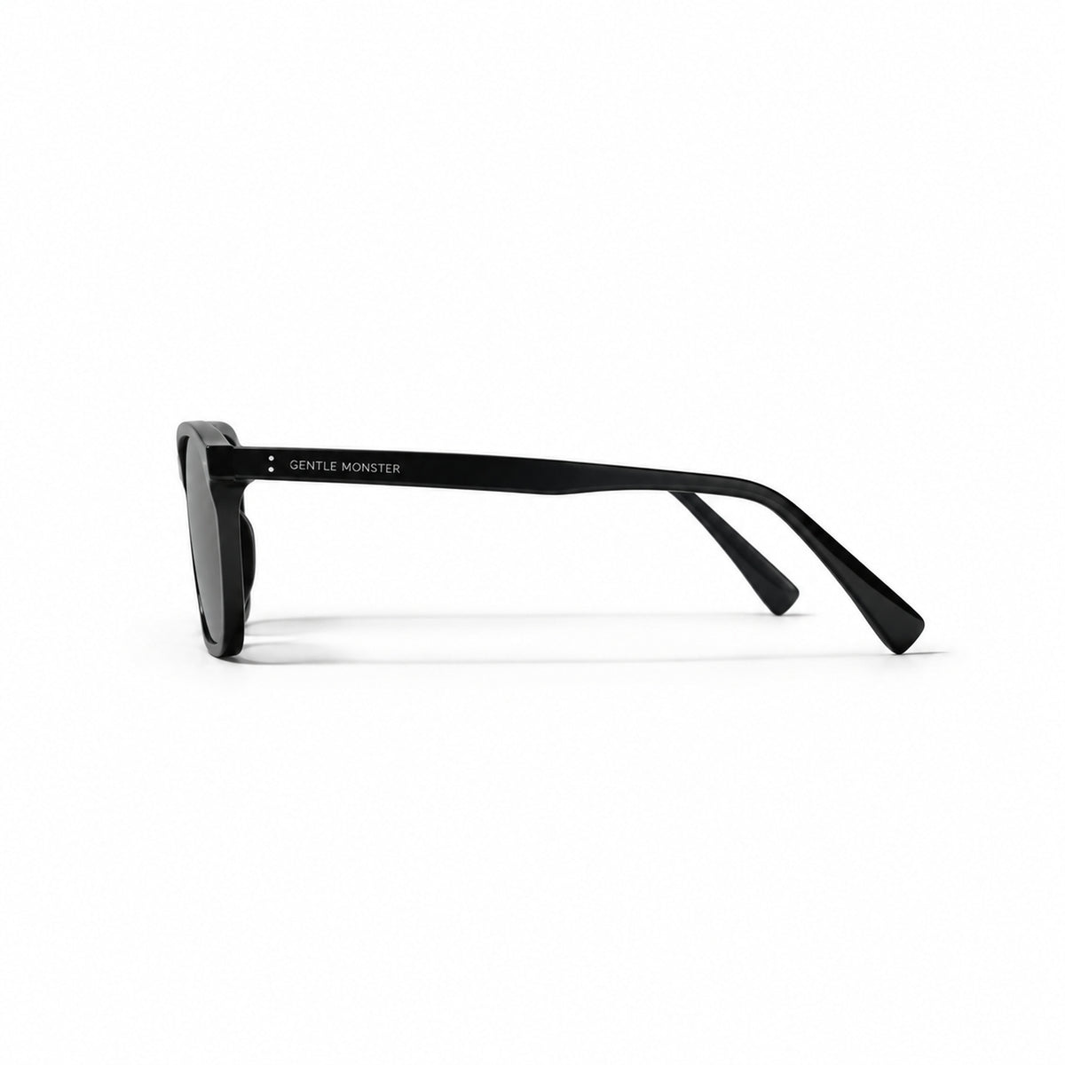 Gentle Monster Lang 01 Sunglasses — AI-assisted product illustration 04