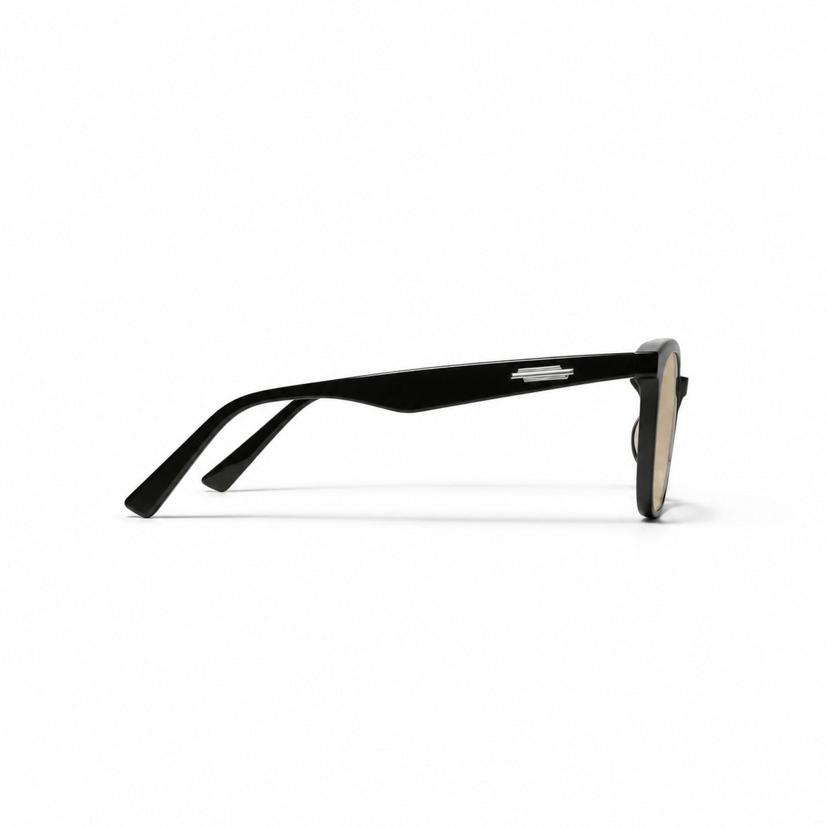 Gentle Monster Lilit 01(BR) Sunglasses — AI-assisted product illustration 05