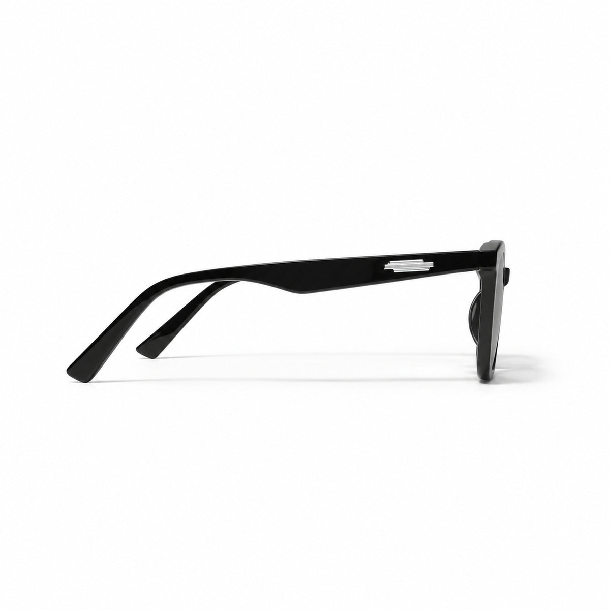 Gentle Monster Lilit 01 Sunglasses — AI-assisted product illustration 05