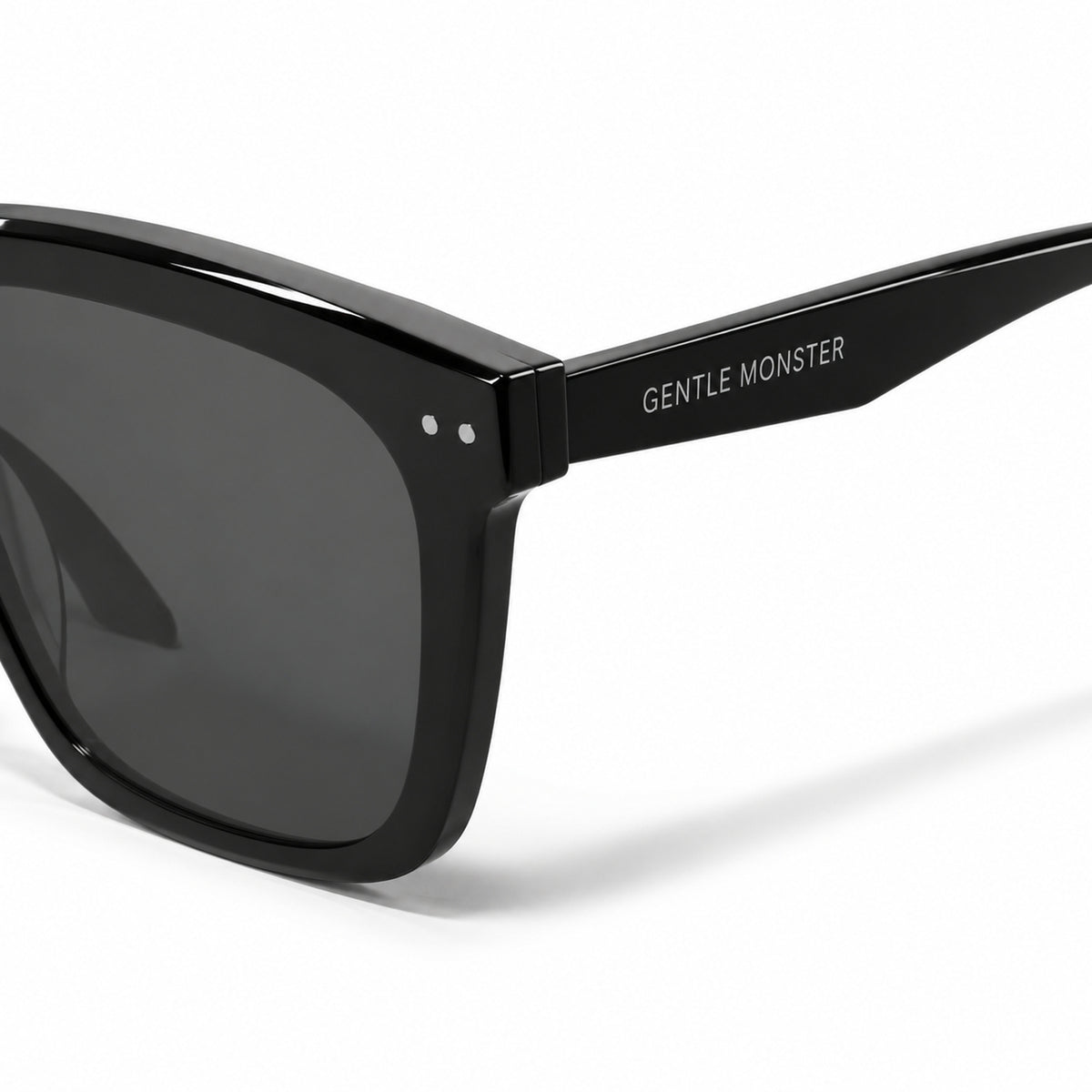 Gentle Monster Lo Cell 01 Sunglasses — AI-assisted product illustration 08