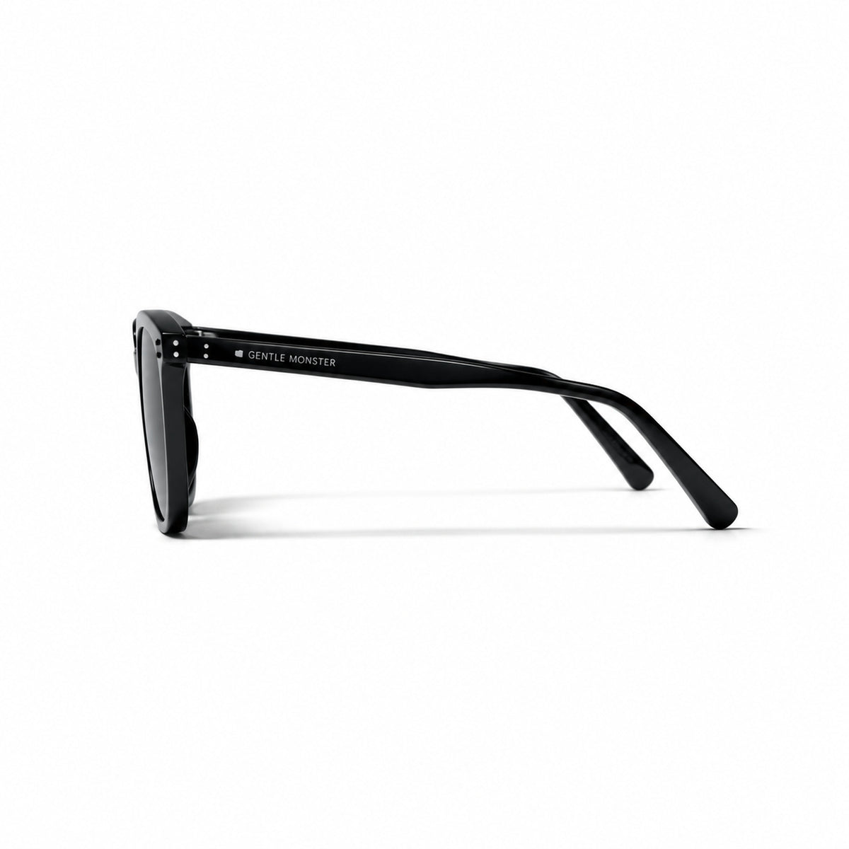 Gentle Monster My Ma 01 Sunglasses — AI-assisted product illustration 04