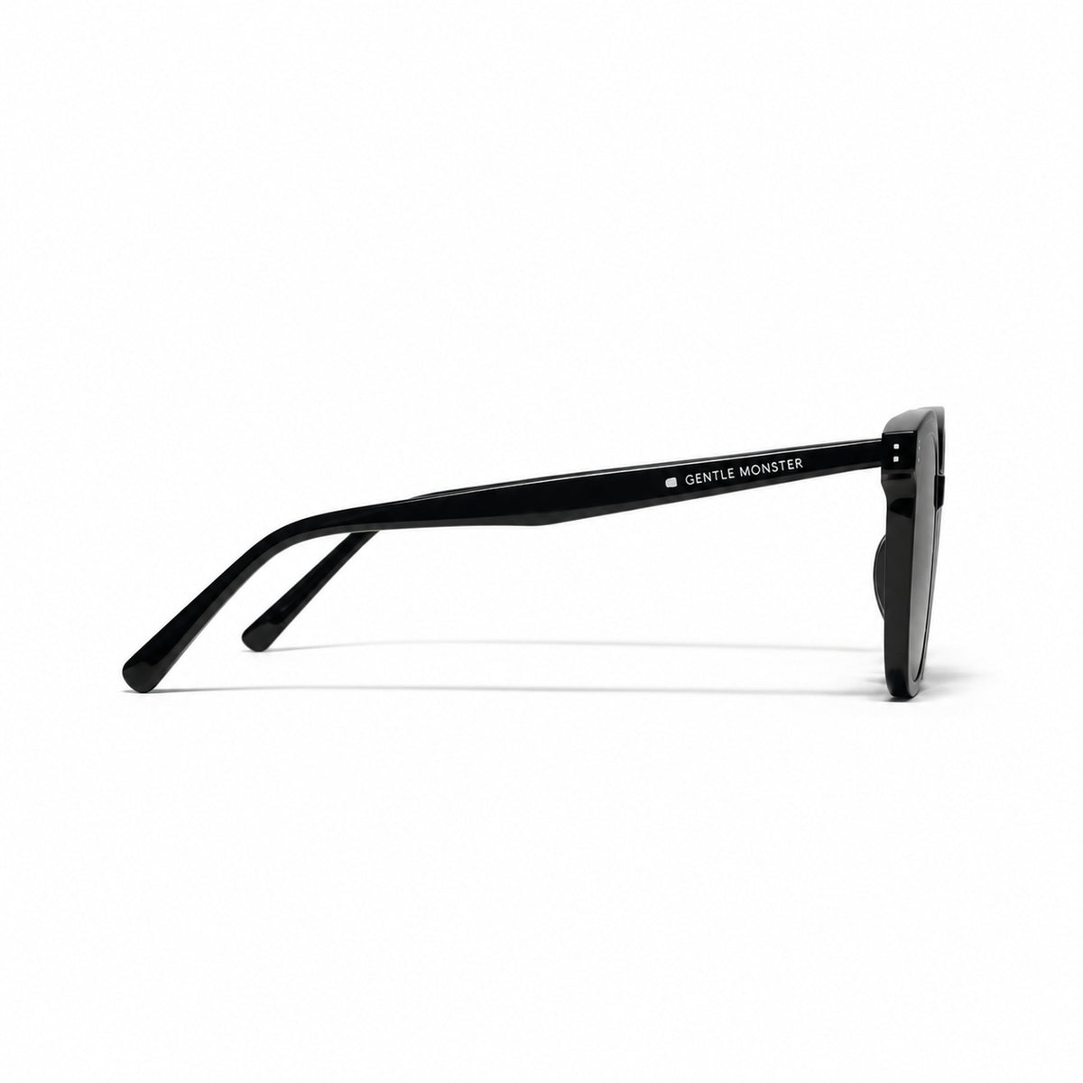 Gentle Monster My Ma 01 Sunglasses — AI-assisted product illustration 05