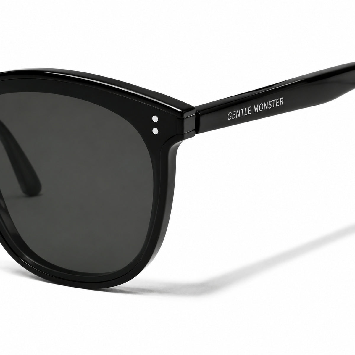 Gentle Monster My Ma 01 Sunglasses — AI-assisted product illustration 08