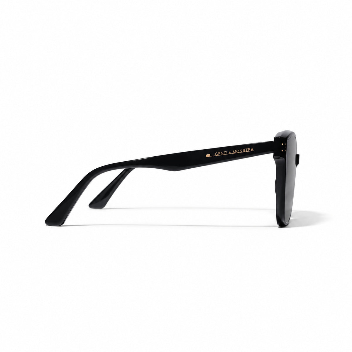 Gentle Monster Rick 01 Sunglasses — AI-assisted product illustration 05