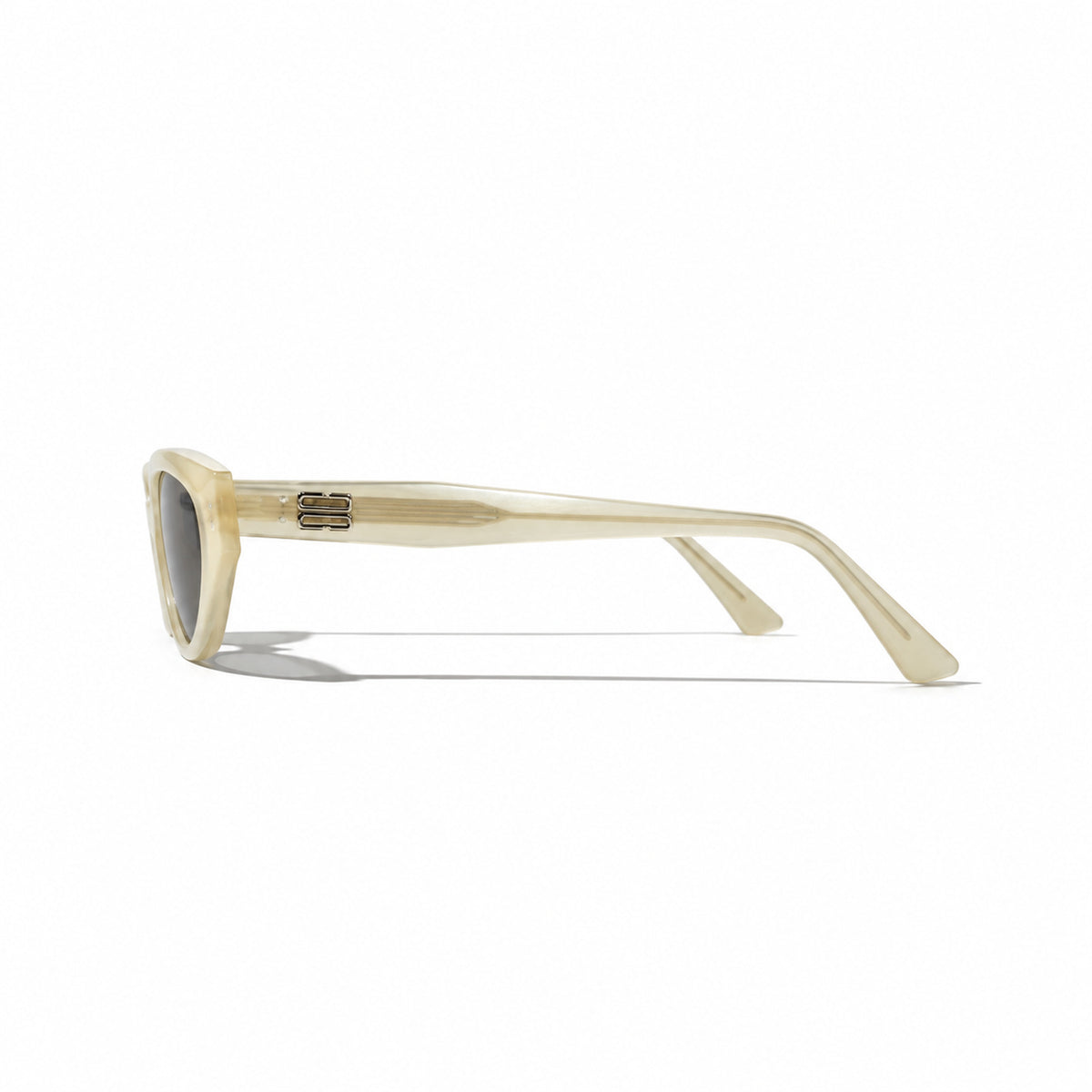 Gentle Monster Rococo IC1 Sunglasses — AI-assisted product illustration 04