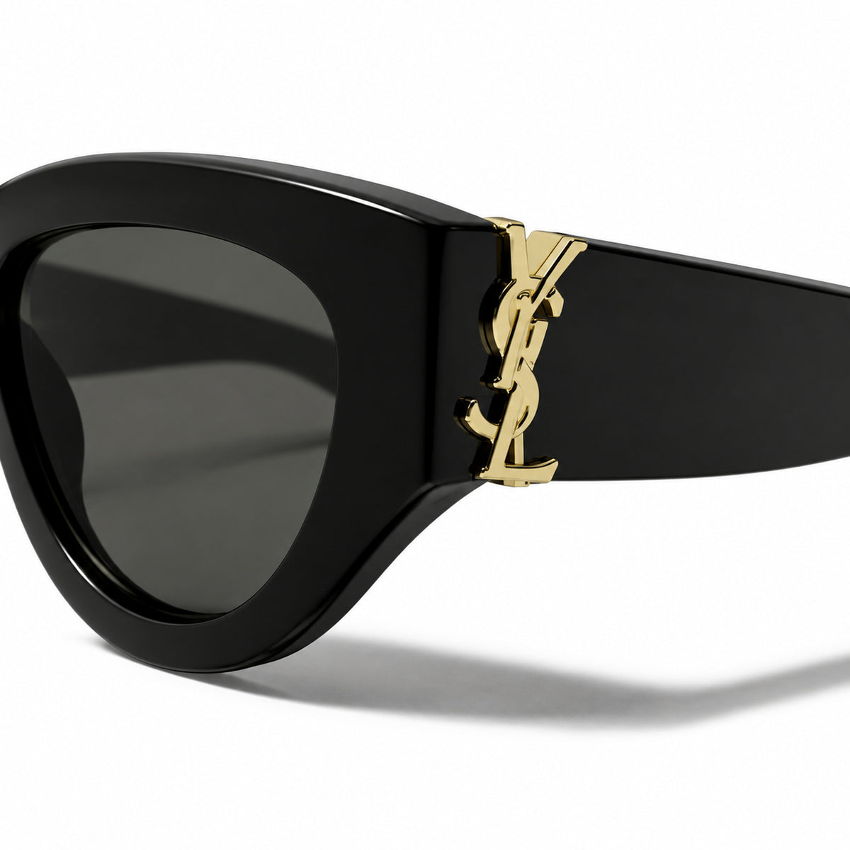 Saint Laurent SL M94/F 001 Sunglasses — AI-assisted product illustration 08