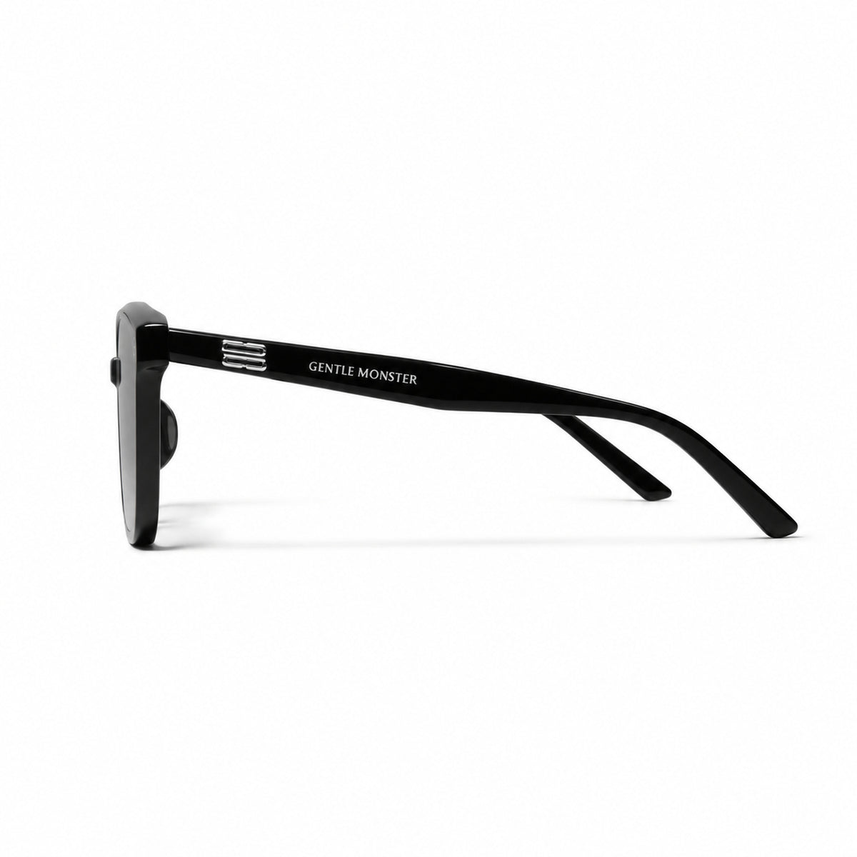 Gentle Monster By 01 Sunglasses — AI-assisted product illustration 04