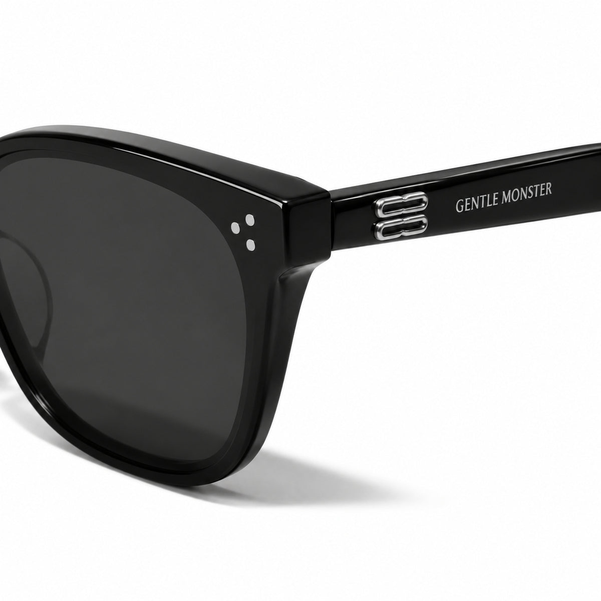 Gentle Monster By 01 Sunglasses — AI-assisted product illustration 08