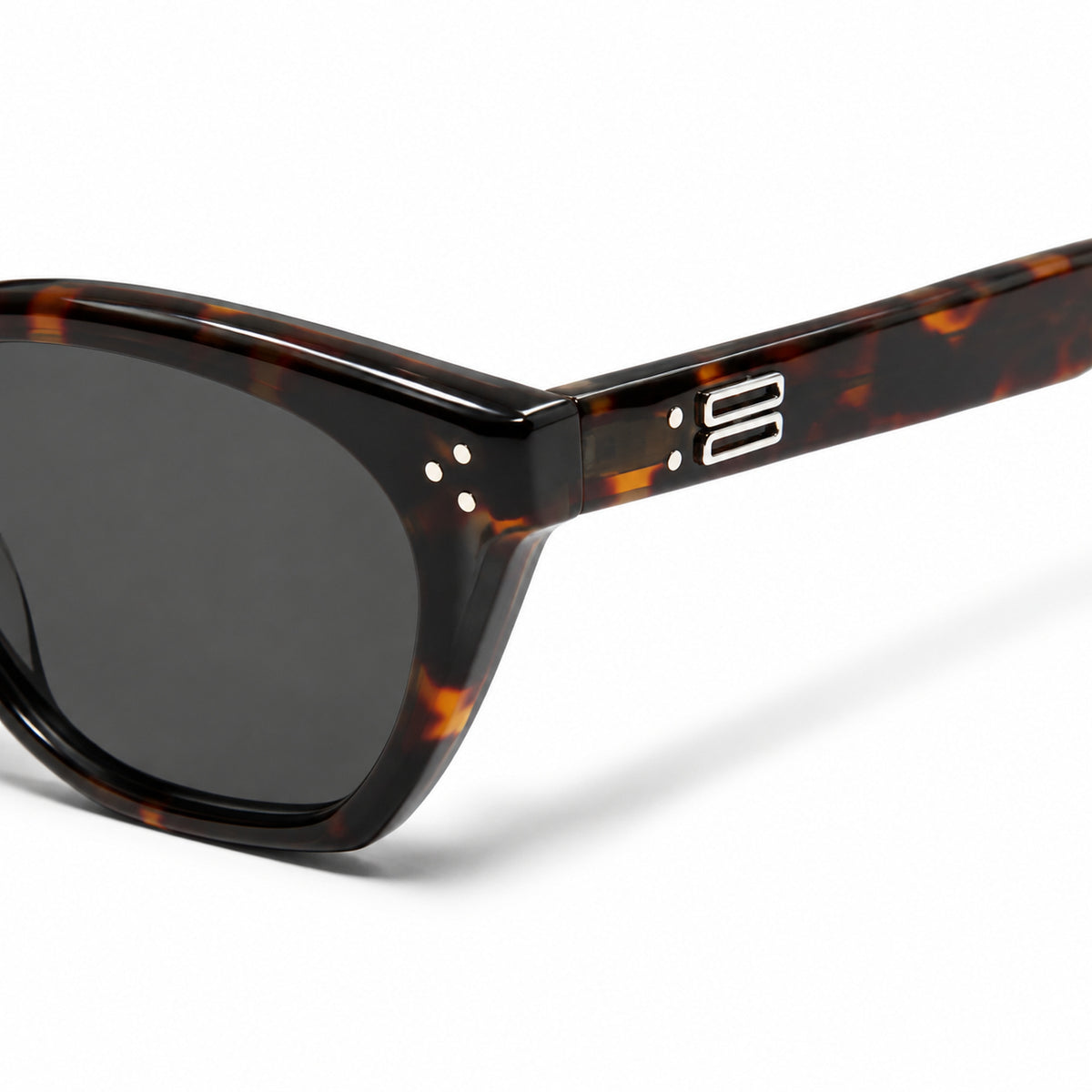 Gentle Monster Cookie T1 Sunglasses — AI-assisted product illustration 08