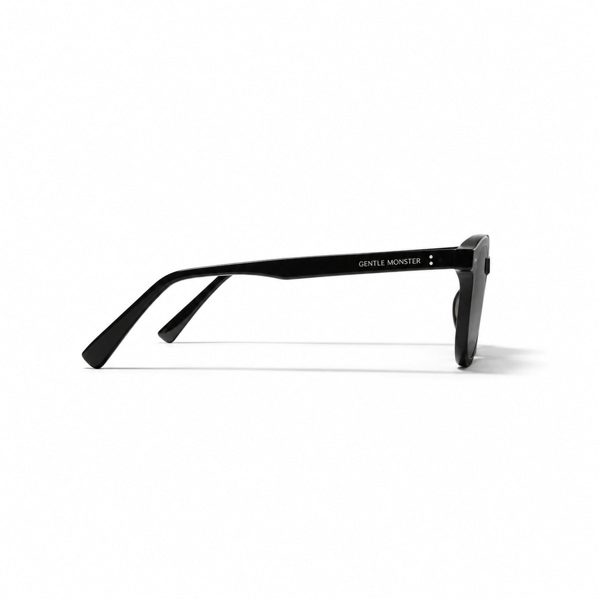 Gentle Monster Lang 01 Sunglasses — AI-assisted product illustration 05