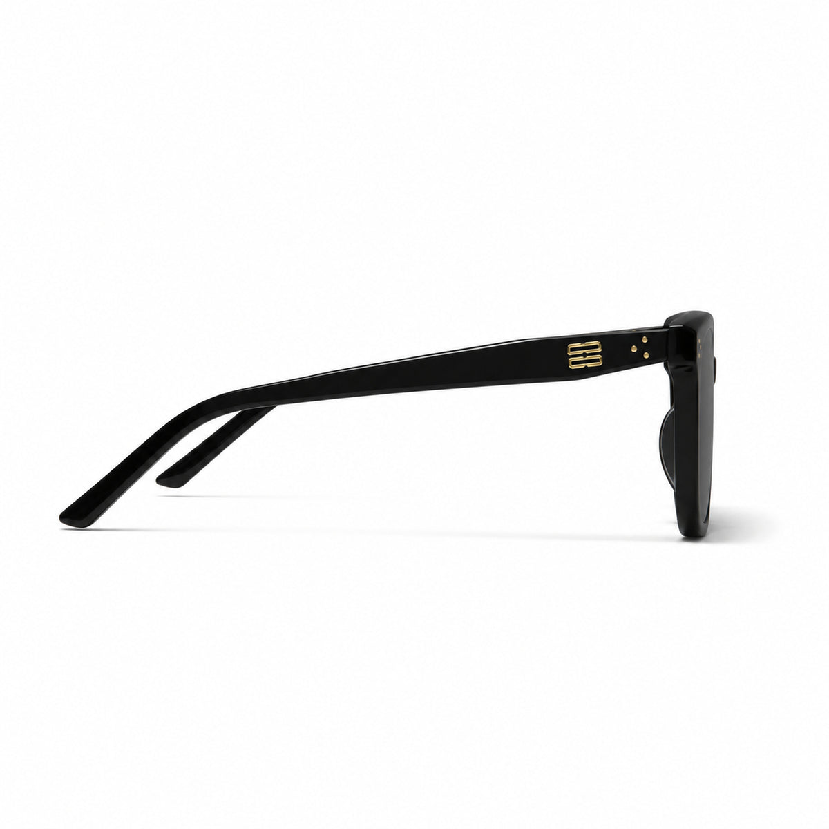 Gentle Monster Loloe 01 Sunglasses — AI-assisted product illustration 05