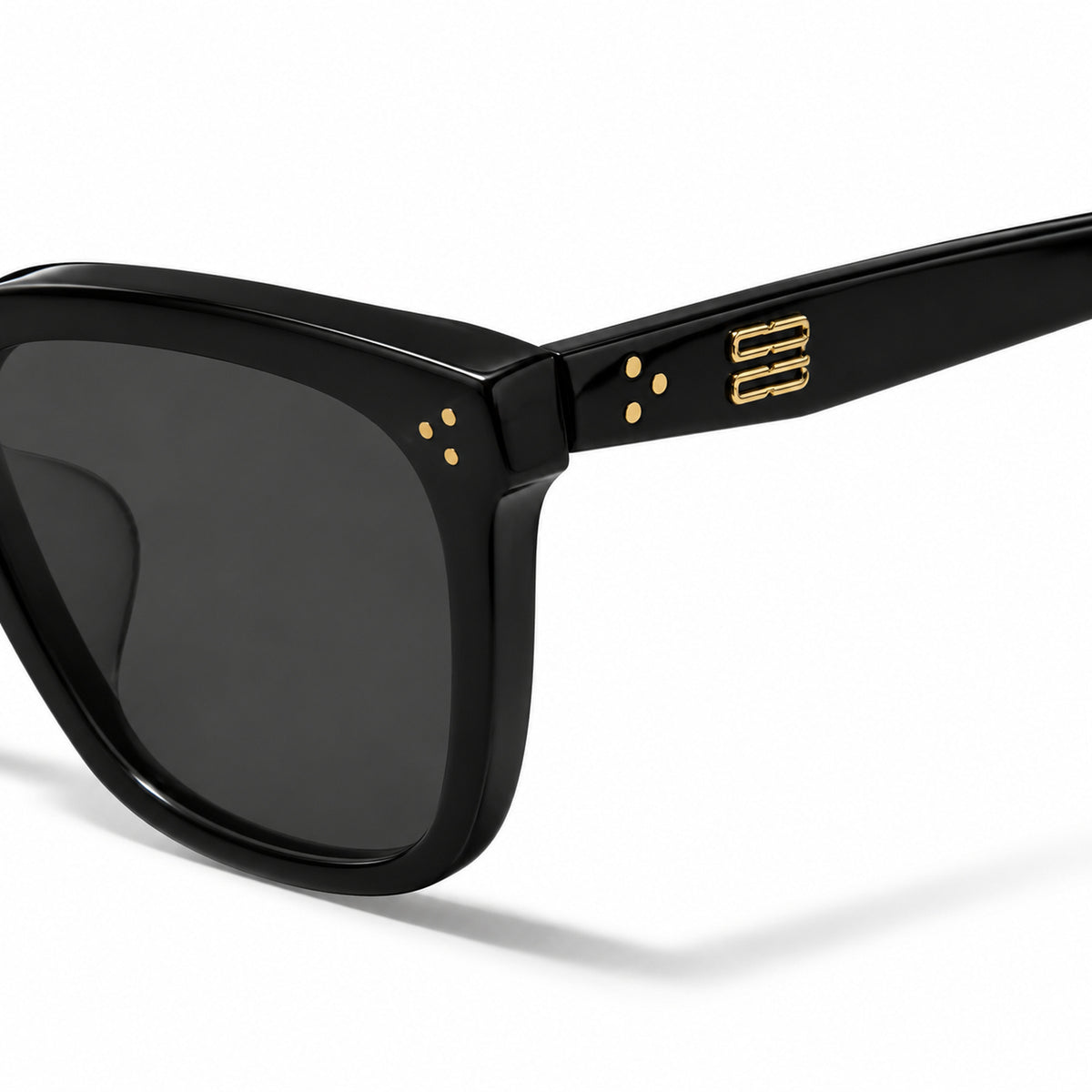 Gentle Monster Loloe 01 Sunglasses — AI-assisted product illustration 08