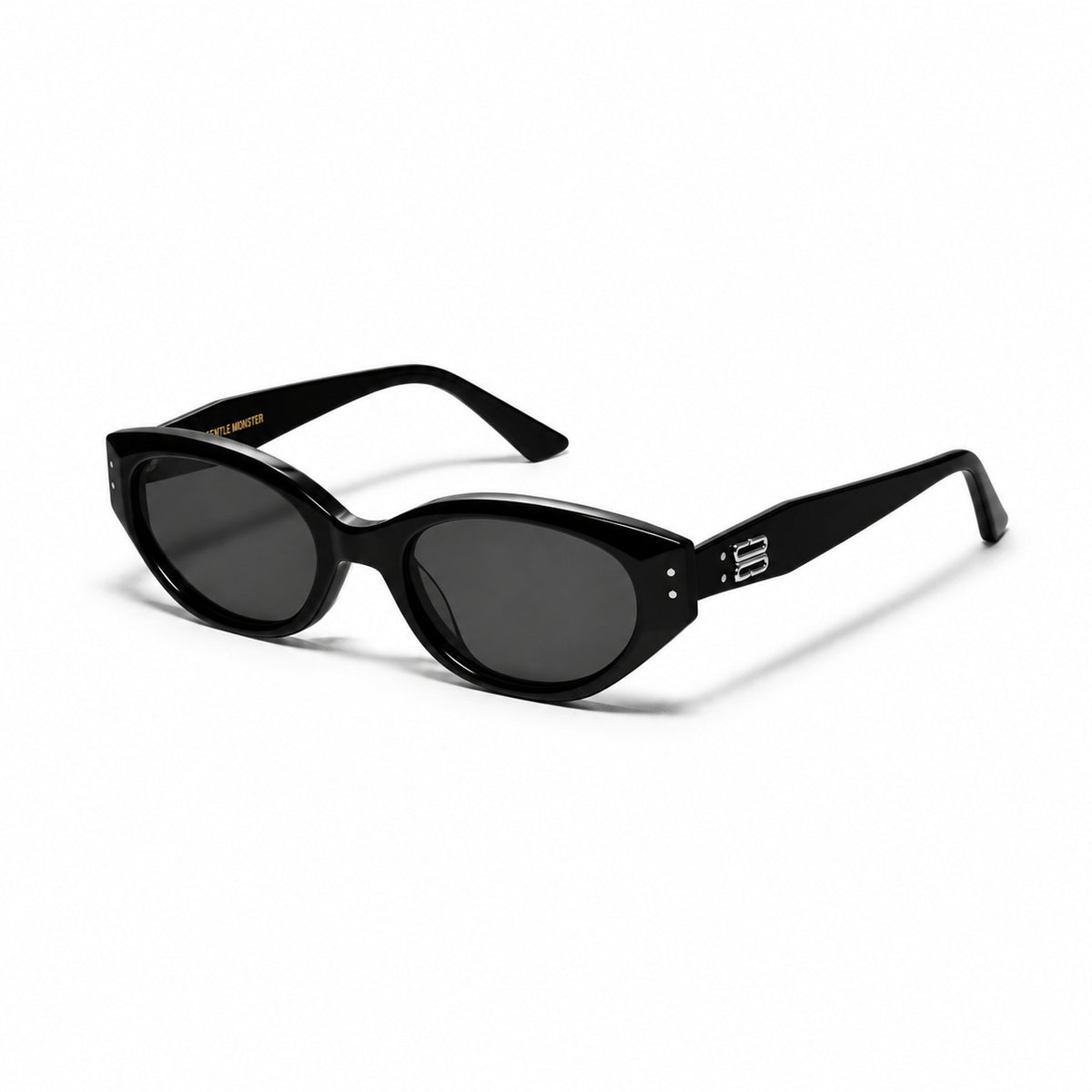 Gentle Monster Rococo 01 Sunglasses — AI-assisted product illustration 02