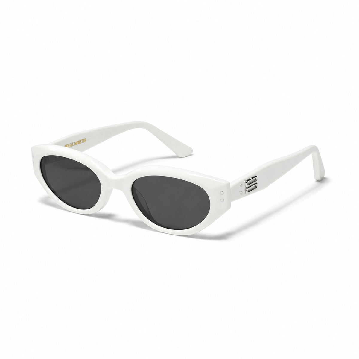Gentle Monster Rococo W2 Sunglasses — AI-assisted product illustration 02