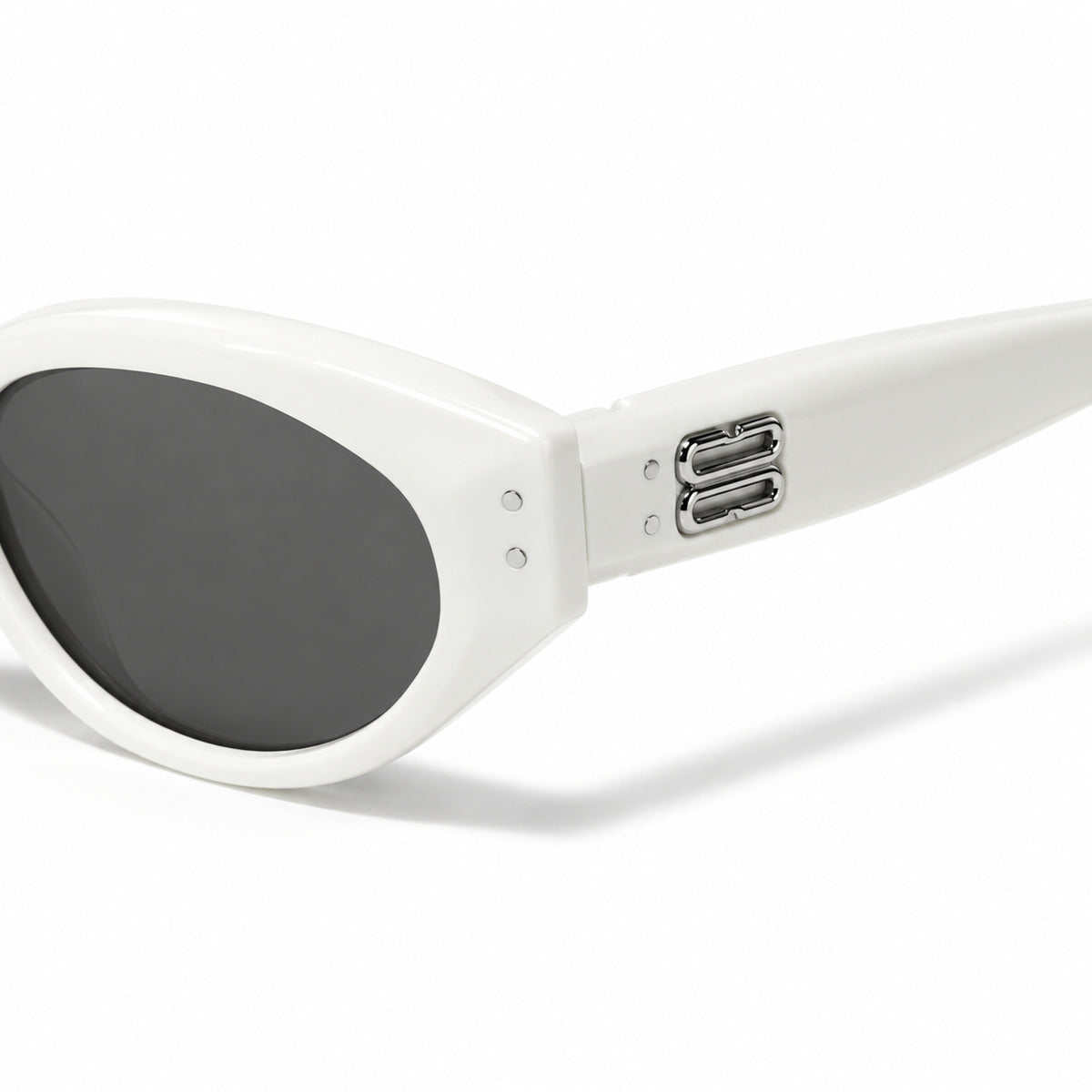 Gentle Monster Rococo W2 Sunglasses — AI-assisted product illustration 08