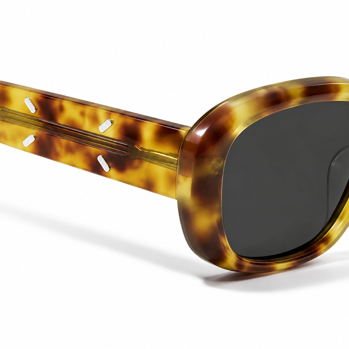 Gentle Monster x Maison Margiela MM207 T6 Sunglasses — AI-assisted product illustration 08